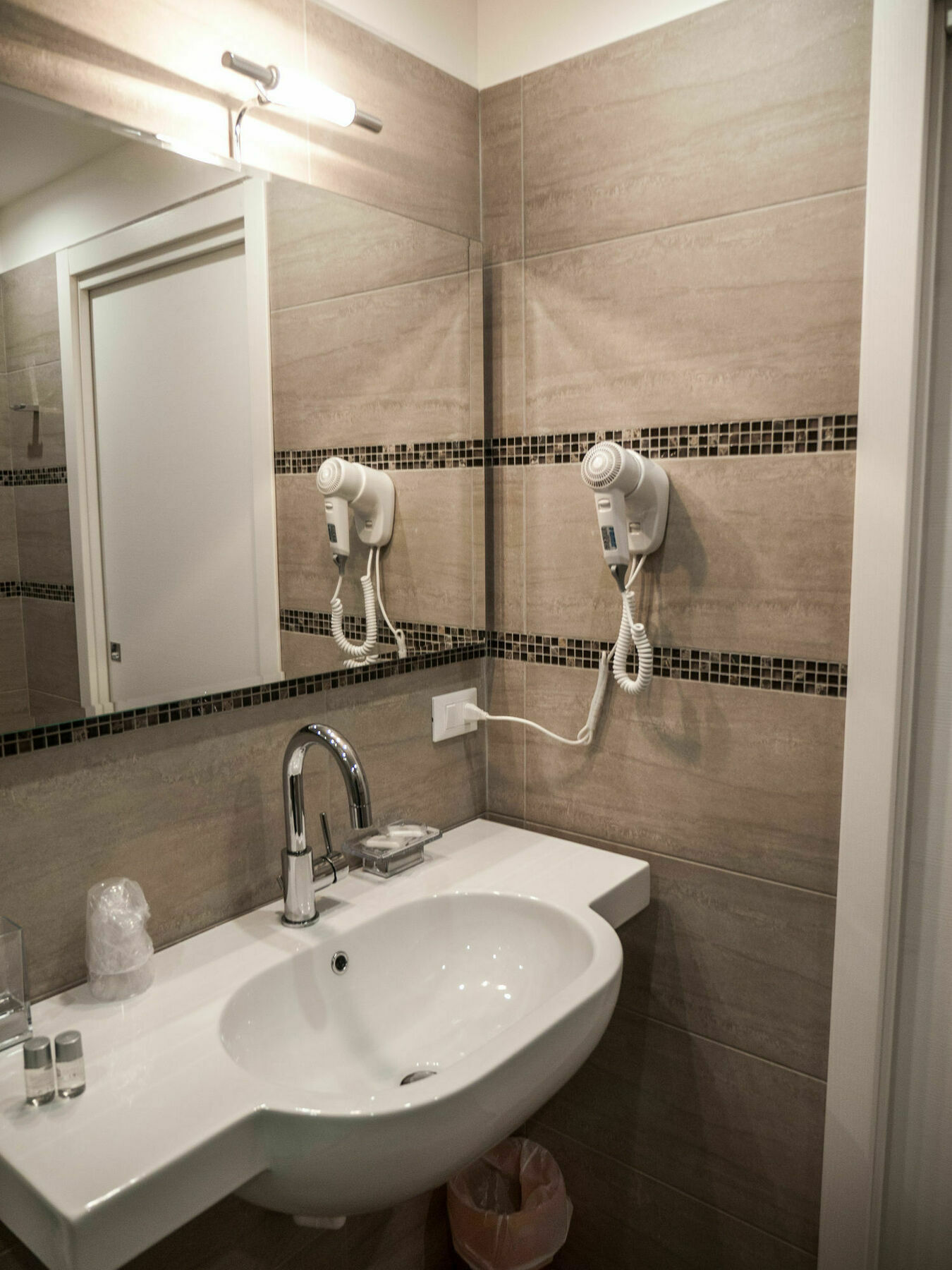 ホテル Bed Milano Linate エクステリア 写真